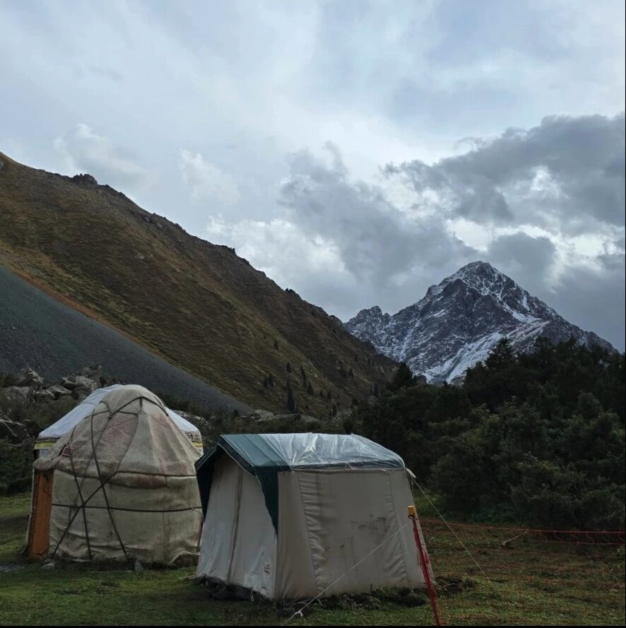 Minimalistic Yurt Camp - Ala Kul Trek
